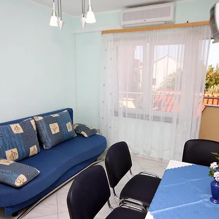 6178a Apartment *